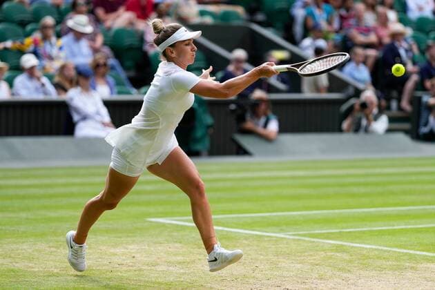 Mandatory Credit: Photo by Dave Shopland Shutterstock (13012860ct) Simona Halep during her fourth round match Wimbledon Tennis Championships, Day 8, The All England Lawn Tennis and Croquet Club, London, UK - 04 Jul 2022 Wimbledon Tennis Championships, Day 8, The All England Lawn Tennis and Croquet Club, London, UK - 04 Jul 2022  Copyright: xDavexShopland Shutterstockx 13012860ct