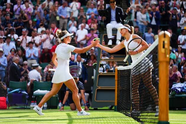 Mandatory Credit: Photo by Javier Garcia Shutterstock (13012862dq) Simona Halep celebrates victory in her fourth round match against Paula Badosa Wimbledon Tennis Championships, Day 8, The All England Lawn Tennis and Croquet Club, London, UK - 04 Jul 2022 Wimbledon Tennis Championships, Day 8, The All England Lawn Tennis and Croquet Club, London, UK - 04 Jul 2022  Copyright: xJavierxGarcia Shutterstockx 13012862dq