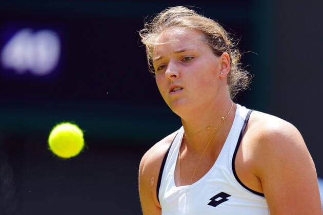Mandatory Credit: Photo by Javier Garcia Shutterstock (13012869d) Jule Niemeier during her quarter-final match Wimbledon Tennis Championships, Day 9, The All England Lawn Tennis and Croquet Club, London, UK - 05 Jul 2022 Wimbledon Tennis Championships, Day 9, The All England Lawn Tennis and Croquet Club, London, UK - 05 Jul 2022  Copyright: xJavierxGarcia Shutterstockx 13012869d