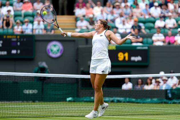 Mandatory Credit: Photo by Dave Shopland Shutterstock (13012866h) Jule Niemeier during her quarter final match Wimbledon Tennis Championships, Day 9, The All England Lawn Tennis and Croquet Club, London, UK - 05 Jul 2022 Wimbledon Tennis Championships, Day 9, The All England Lawn Tennis and Croquet Club, London, UK - 05 Jul 2022  Copyright: xDavexShopland Shutterstockx 13012866h