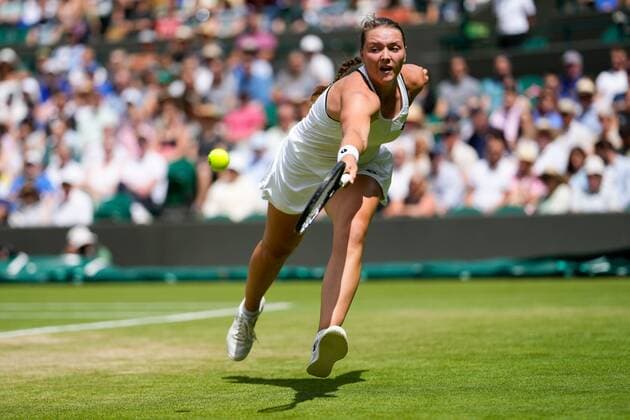 Mandatory Credit: Photo by Dave Shopland Shutterstock (13012866q) Jule Niemeier during her quarter final match Wimbledon Tennis Championships, Day 9, The All England Lawn Tennis and Croquet Club, London, UK - 05 Jul 2022 Wimbledon Tennis Championships, Day 9, The All England Lawn Tennis and Croquet Club, London, UK - 05 Jul 2022  Copyright: xDavexShopland Shutterstockx 13012866q