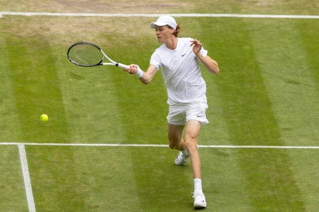 Mandatory Credit: Photo by Ella Ling Shutterstock (13012864r) Jannik Sinner during his quarter final match Wimbledon Tennis Championships, Day 9, The All England Lawn Tennis and Croquet Club, London, UK - 05 Jul 2022 Wimbledon Tennis Championships, Day 9, The All England Lawn Tennis and Croquet Club, London, UK - 05 Jul 2022  Copyright: xEllaxLing Shutterstockx 13012864r
