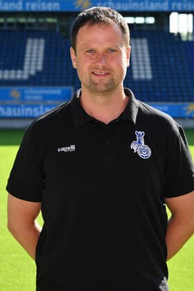 iOliver Grabowski (Zeugwart); MSV Duisburg; 3.Liga, Porträttermin 2022 2023 Duisburg Schauinsland Reisen Arena Nordrhein-Westfalen Deutschland