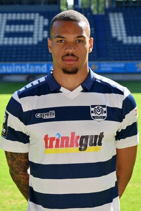 Chinedu Ekene; MSV Duisburg; 3.Liga, Porträttermin 2022 2023 Duisburg Schauinsland Reisen Arena Nordrhein-Westfalen Deutschland