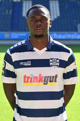 Rudolf Ndualu; MSV Duisburg; 3.Liga, Porträttermin 2022 2023 Duisburg Schauinsland Reisen Arena Nordrhein-Westfalen Deutschland