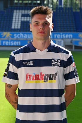 Niklas Kölle; MSV Duisburg; 3.Liga, Porträttermin 2022 2023 Duisburg Schauinsland Reisen Arena Nordrhein-Westfalen Deutschland