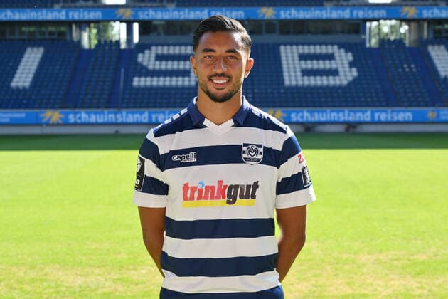 Aziz Bouhaddouz; MSV Duisburg; 3.Liga, Porträttermin 2022 2023 Duisburg Schauinsland Reisen Arena Nordrhein-Westfalen Deutschland
