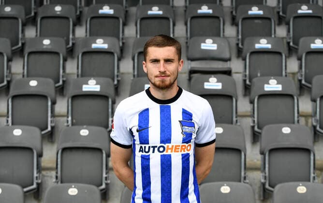 Jonjoe Kenny (Hertha BSC) Hertha BSC; 1. Bundesliga, Porträttermin 2022 2023, 05.07. 2022, Copyright: xSebastianxRäppoldx xMatthiasxKox