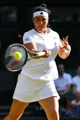 Mandatory Credit: Photo by James Veysey Shutterstock (13012868gr) Ons Jabeur during her quarter final match Wimbledon Tennis Championships, Day 9, The All England Lawn Tennis and Croquet Club, London, UK - 05 Jul 2022 Wimbledon Tennis Championships, Day 9, The All England Lawn Tennis and Croquet Club, London, UK - 05 Jul 2022  Copyright: xJamesxVeysey Shutterstockx 13012868gr