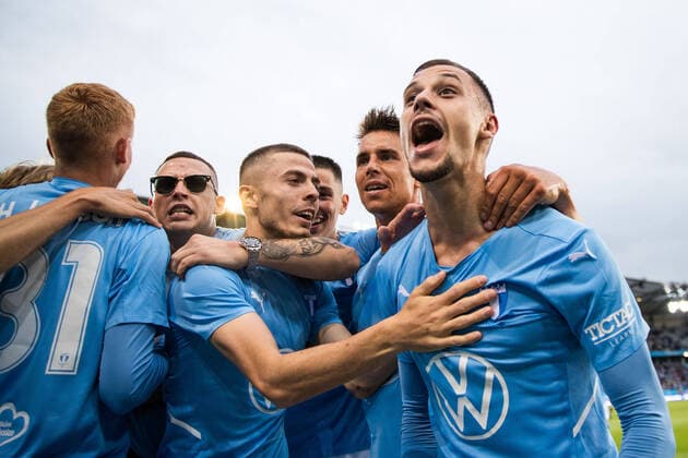 Sport Themen der Woche KW27 Sport Bilder des Tages 220705 Veljko Birmancevic of Malmö FF celebrates after scoring 3-1 during the UEFA Champions League qualifying match between Malmö FF and Vikingur on July 5, 2022 in Malmö. Photo: Mathilda Ahlberg BILDBYRAN COP 240 MA0264 fotboll football soccer fotball champions league malmö ff vikingur bbeng jubel *** 220705 Veljko Birmancevic of Malmö FF celebrates after scoring 3 1 during the UEFA Champions League qualifying match between Malmö FF and Vikingur on July 5, 2022 in Malmö Photo Mathilda Ahlberg BILDBYRAN COP 240 MA0264 fotboll football soccer fotball champions league malmö ff vikingur bbeng jubel,  Copyright: MATHILDAxAHLBERG BB220705BB780