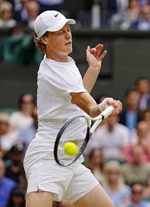 Tennis: Wimbledon championships Jannik Sinner of Italy plays against Novak Djokovic of Serbia in the quarterfinals of the Wimbledon tennis tournament in London on July 5, 2022.  A14AA0001310914P