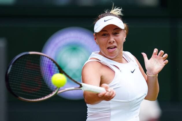 Mandatory Credit: Photo by Javier Garcia Shutterstock (13018042bb) Amanda Anisimova during her quarter-final match Wimbledon Tennis Championships, Day 10, The All England Lawn Tennis and Croquet Club, London, UK - 06 Jul 2022 Wimbledon Tennis Championships, Day 10, The All England Lawn Tennis and Croquet Club, London, UK - 06 Jul 2022  Copyright: xJavierxGarcia Shutterstockx 13018042bb