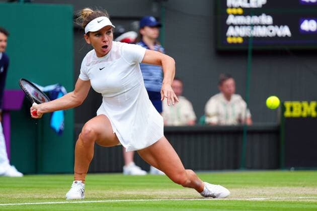 Mandatory Credit: Photo by Javier Garcia Shutterstock (13018042bf) Simona Halep during her quarter-final match Wimbledon Tennis Championships, Day 10, The All England Lawn Tennis and Croquet Club, London, UK - 06 Jul 2022 Wimbledon Tennis Championships, Day 10, The All England Lawn Tennis and Croquet Club, London, UK - 06 Jul 2022  Copyright: xJavierxGarcia Shutterstockx 13018042bf