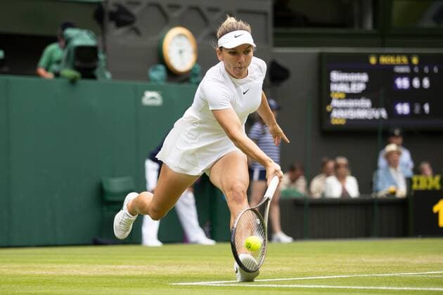 Mandatory Credit: Photo by Ella Ling Shutterstock (13018040r) Simona Halep during her quarter final match Wimbledon Tennis Championships, Day 10, The All England Lawn Tennis and Croquet Club, London, UK - 06 Jul 2022 Wimbledon Tennis Championships, Day 10, The All England Lawn Tennis and Croquet Club, London, UK - 06 Jul 2022  Copyright: xEllaxLing Shutterstockx 13018040r