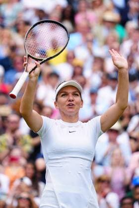 Mandatory Credit: Photo by Javier Garcia Shutterstock (13018042de) Simona Halep celebrates victory in her quarter-final match Wimbledon Tennis Championships, Day 10, The All England Lawn Tennis and Croquet Club, London, UK - 06 Jul 2022 Wimbledon Tennis Championships, Day 10, The All England Lawn Tennis and Croquet Club, London, UK - 06 Jul 2022  Copyright: xJavierxGarcia Shutterstockx 13018042de
