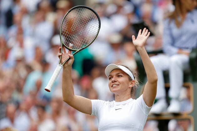 Simona Halep jubelt nach dem Sieg, Jubel, Freude, Emotion Tennis - Wimbledon 2022 - Grand Slam ITF ATP, Tennis Herren WTA, Tennis Damen - AELTC - London - - Great Britain - 6 July 2022. Copyright: xJuergenxHasenkopfx