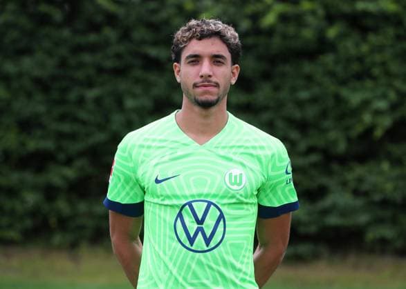 VfL Wolfsburg Fototermin Omar Marmoush; VfL Wolfsburg; 06.07.2022, 1. BL, Porträttermin 2022 23, Wolfsburg