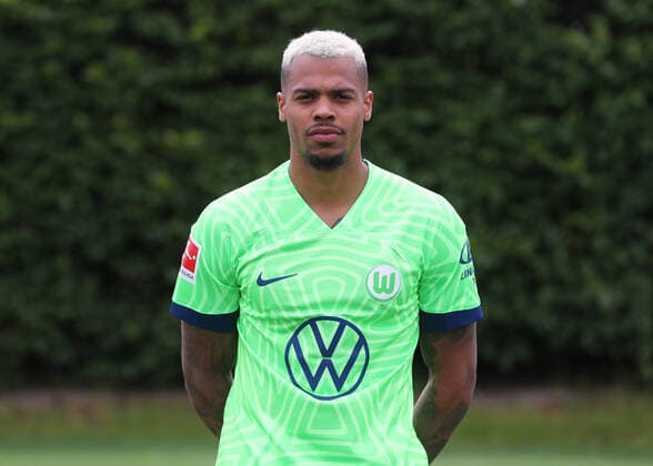 VfL Wolfsburg Fototermin Lukas Nmecha; VfL Wolfsburg; 06.07.2022, 1. BL, Porträttermin 2022 23, Wolfsburg