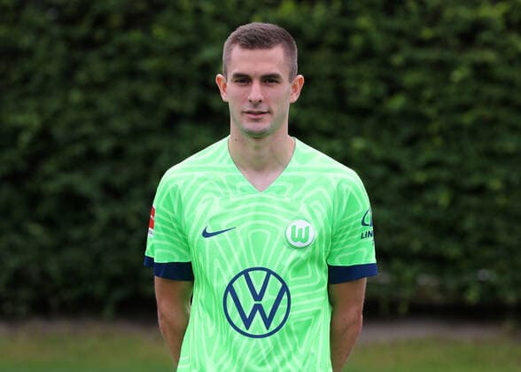 VfL Wolfsburg Fototermin Bartol Franjic; VfL Wolfsburg; 06.07.2022, 1. BL, Porträttermin 2022 23, Wolfsburg