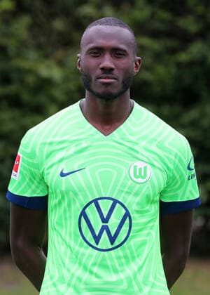 VfL Wolfsburg Fototermin Josuha Guilavogui; VfL Wolfsburg; 06.07.2022, 1. BL, Porträttermin 2022 23, Wolfsburg