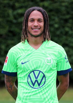 VfL Wolfsburg Fototermin Kevin Mbabu; VfL Wolfsburg; 06.07.2022, 1. BL, Porträttermin 2022 23, Wolfsburg