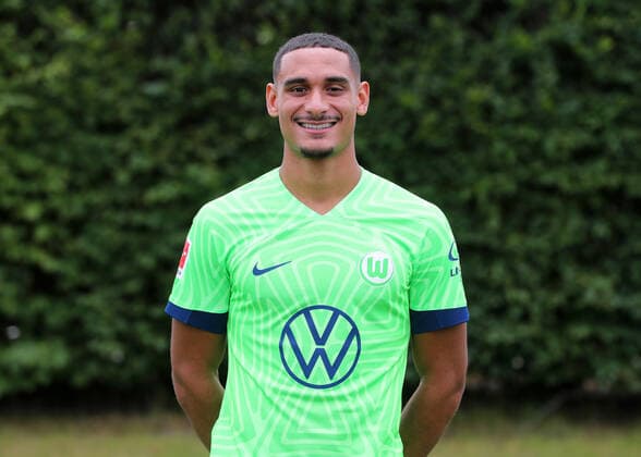 VfL Wolfsburg Fototermin Maxence Lacroix; VfL Wolfsburg; 06.07.2022, 1. BL, Porträttermin 2022 23, Wolfsburg