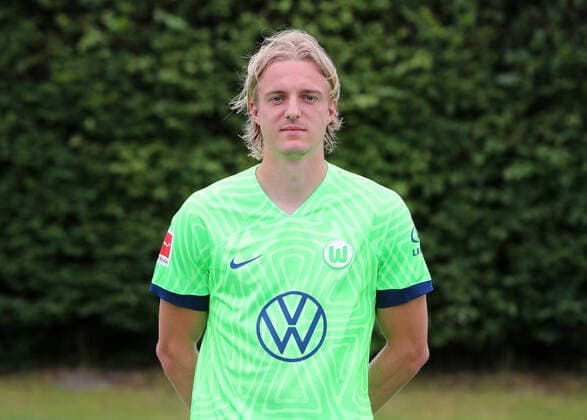 VfL Wolfsburg Fototermin Sebastiaan Bornauw; VfL Wolfsburg; 06.07.2022, 1. BL, Porträttermin 2022 23, Wolfsburg