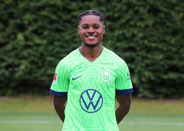 VfL Wolfsburg Fototermin Ridle Baku; VfL Wolfsburg; 06.07.2022, 1. BL, Porträttermin 2022 23, Wolfsburg