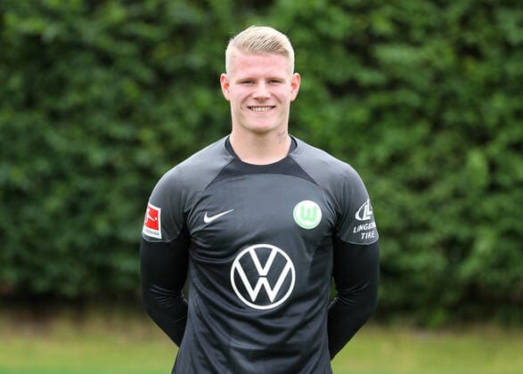 VfL Wolfsburg Fototermin Torwart Lino Kasten; VfL Wolfsburg; 06.07.2022, 1. BL, Porträttermin 2022 23, Wolfsburg