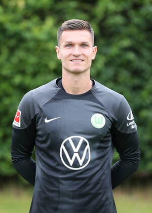 VfL Wolfsburg Fototermin Torwart Pavao Pervan; VfL Wolfsburg; 06.07.2022, 1. BL, Porträttermin 2022 23, Wolfsburg