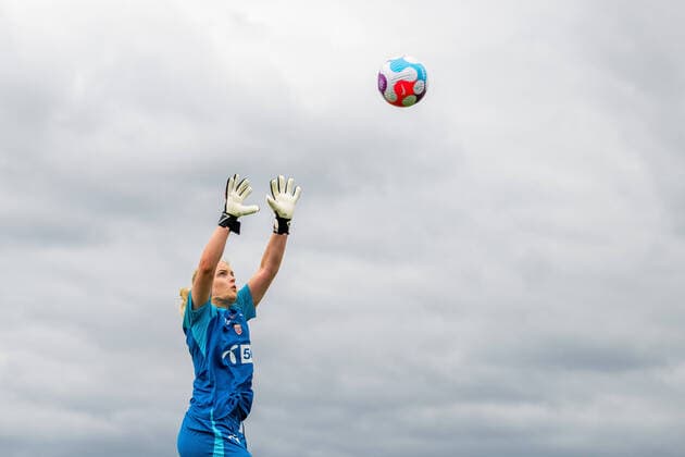 Sport Bilder des Tages 220706 Goalkeeper Guro Pettersen of the Norwegian national football team at a training session during the UEFA Women s Euro 2022 Championship on July 6, 2022 in Brighton. Photo: Vegard Grott BILDBYRAN kod VG VG0311 bbeng fotboll football soccer fotball fotbolls-em fotball em europamästerskap em uefa womens euro träning practice training trening norge norway dam day1 Copyright: VEGARDxGRoTT BB220706VG002