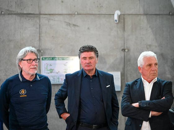 Toni Schumacher, Wilfried Hannes und Klaus Fischer. Deutschland vs. Frankreich, Weltmeisterschaft 1982, Halbfinale, Fussball, Nacht von Sevilla, 06.07.2022 Deutschland vs. Frankreich, Weltmeisterschaft 1982, Halbfinale, Legenden-Abend, Nacht von Sevilla, Fussball, 40. Jahrestag, 06.07.2022 Dortmund Copyright: xEibner-Pressefotox EP_THR