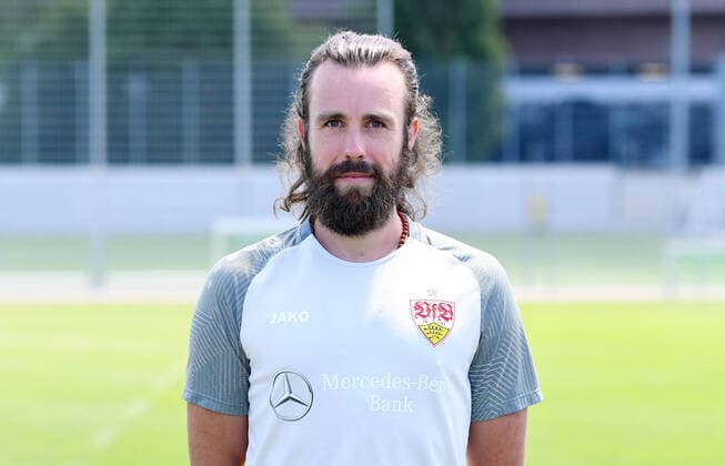 FUSSBALL 1. BUNDESLIGA SAISON 2022 2023 05.07.2022 Fototermin beim VfB Stuttgart auf dem Trainingsgelaende: Sportpsychologe Dino Poimann