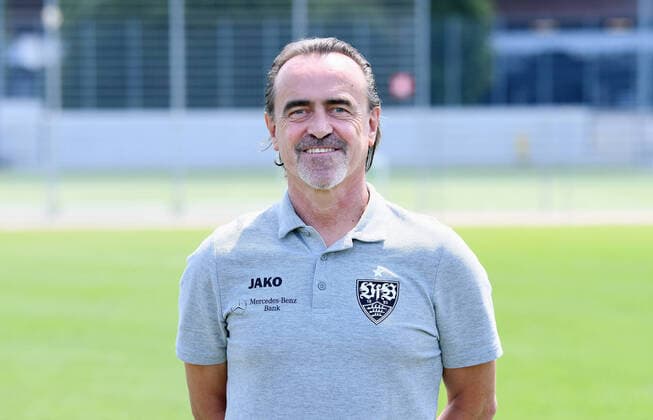 FUSSBALL 1. BUNDESLIGA SAISON 2022 2023 05.07.2022 Fototermin beim VfB Stuttgart auf dem Trainingsgelaende: Teammaanager Guenther Schaefer