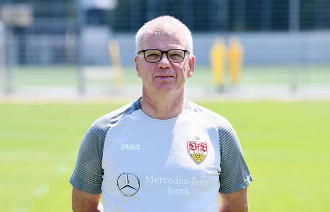 FUSSBALL 1. BUNDESLIGA SAISON 2022 2023 05.07.2022 Fototermin beim VfB Stuttgart auf dem Trainingsgelaende: Zeugwart Michael Meusch