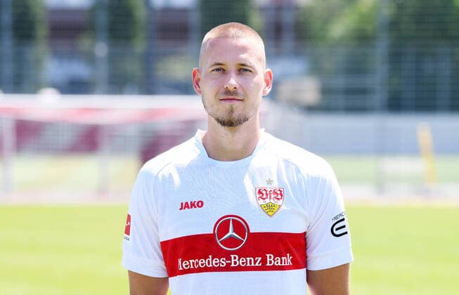 FUSSBALL 1. BUNDESLIGA SAISON 2022 2023 05.07.2022 Fototermin beim VfB Stuttgart auf dem Trainingsgelaende: Waldemar Anton