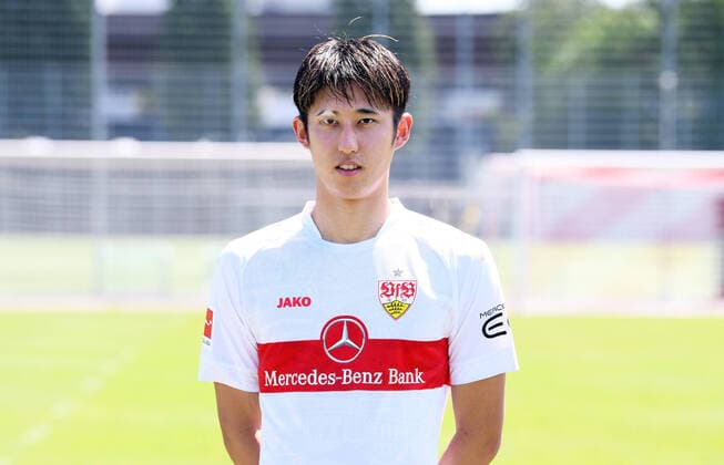 FUSSBALL 1. BUNDESLIGA SAISON 2022 2023 05.07.2022 Fototermin beim VfB Stuttgart auf dem Trainingsgelaende: Hiroki Ito