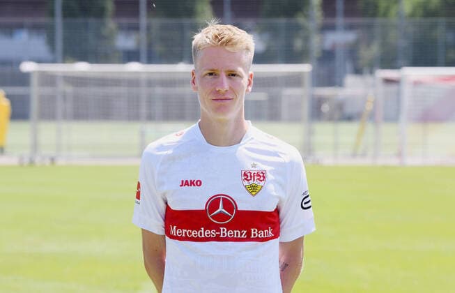 FUSSBALL 1. BUNDESLIGA SAISON 2022 2023 05.07.2022 Fototermin beim VfB Stuttgart auf dem Trainingsgelaende: Chris Fuehrich