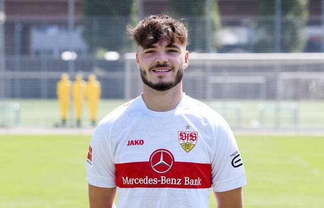 FUSSBALL 1. BUNDESLIGA SAISON 2022 2023 05.07.2022 Fototermin beim VfB Stuttgart auf dem Trainingsgelaende: Lilian Egloff