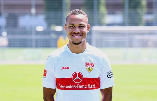FUSSBALL 1. BUNDESLIGA SAISON 2022 2023 05.07.2022 Fototermin beim VfB Stuttgart auf dem Trainingsgelaende: Nikolas Nartey