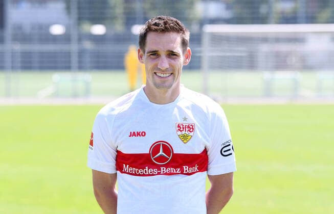 FUSSBALL 1. BUNDESLIGA SAISON 2022 2023 05.07.2022 Fototermin beim VfB Stuttgart auf dem Trainingsgelaende: Philipp Klement