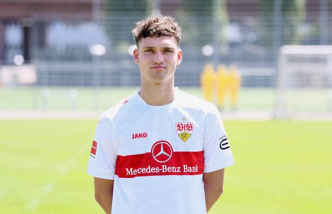 FUSSBALL 1. BUNDESLIGA SAISON 2022 2023 05.07.2022 Fototermin beim VfB Stuttgart auf dem Trainingsgelaende: Mateo Klimowicz