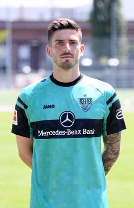 FUSSBALL 1. BUNDESLIGA SAISON 2022 2023 05.07.2022 Fototermin beim VfB Stuttgart auf dem Trainingsgelaende: Torwart Fabian Bredlow