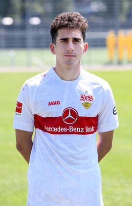 FUSSBALL 1. BUNDESLIGA SAISON 2022 2023 05.07.2022 Fototermin beim VfB Stuttgart auf dem Trainingsgelaende: Oemer Faruk Beyaz