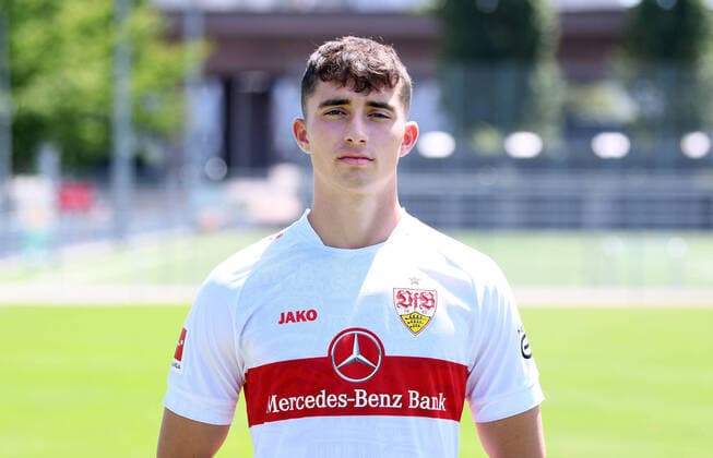 FUSSBALL 1. BUNDESLIGA SAISON 2022 2023 05.07.2022 Fototermin beim VfB Stuttgart auf dem Trainingsgelaende: Thomas Kastanaras