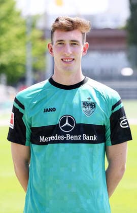 FUSSBALL 1. BUNDESLIGA SAISON 2022 2023 05.07.2022 Fototermin beim VfB Stuttgart auf dem Trainingsgelaende: Torwart Florian Schock