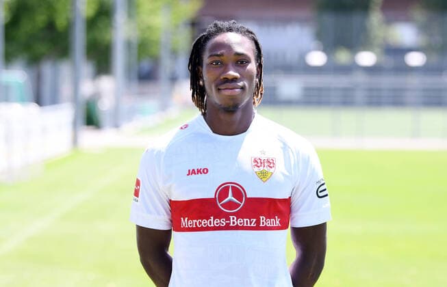 FUSSBALL 1. BUNDESLIGA SAISON 2022 2023 05.07.2022 Fototermin beim VfB Stuttgart auf dem Trainingsgelaende: Mohamed Sankoh