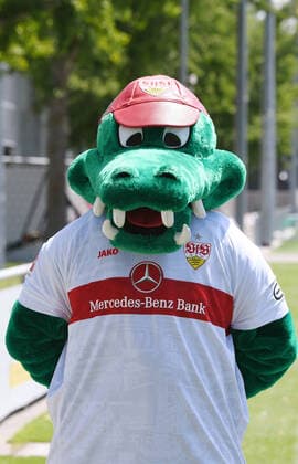FUSSBALL 1. BUNDESLIGA SAISON 2022 2023 05.07.2022 Fototermin beim VfB Stuttgart auf dem Trainingsgelaende: Maskottchen Fritzle