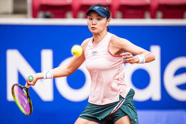 220707 Su Jeong Jang, Korea, under dag 4 av WTA, Tennis Damen Nordea Open den 7 juli 2022 i Bastad. Copyright: CHRISTOFFERxBORGxMATTISSON BB220707CB005