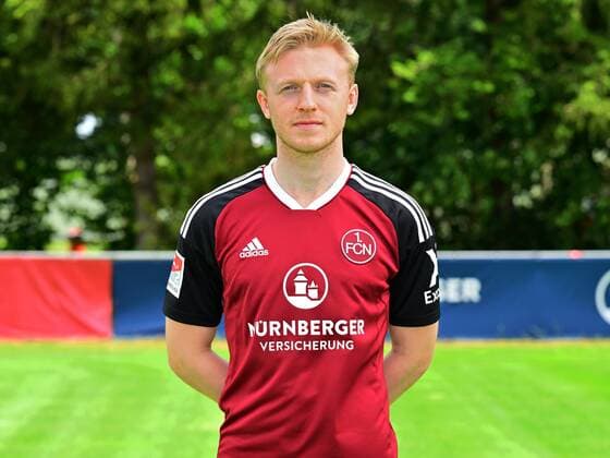 06.07.2022 - 1. FC Nürnberg FCN Club - Saison 2022 2023 - Fototermin Porträttermin Pressetermin Präsentation - Einzelbild Einzelfoto Portrait Porträt Kopfbild - - Mats Möller Moeller Daehli (10, 1. FC Nürnberg FCN ) Einzelbild Einzelfoto Portrait Porträt Kopfbild